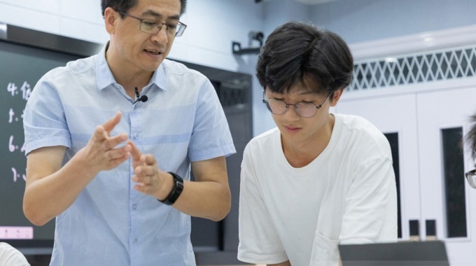 我院段喜龙老师获学校首届“教学贡献奖”